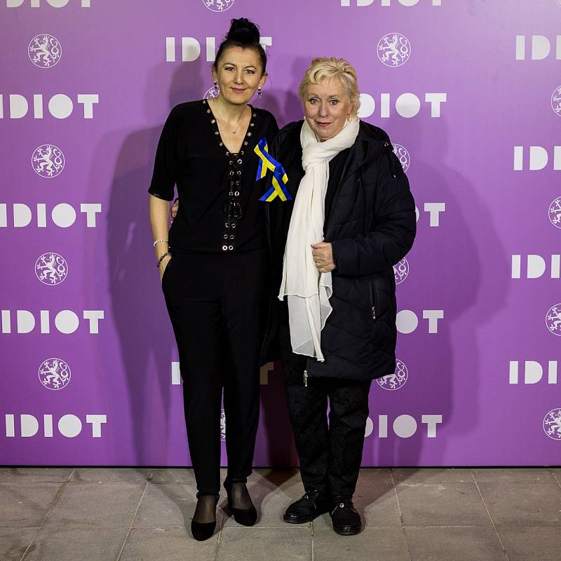 Dagmar Bláhová s autorkou rozhovoru Ilonou Smejkalovou na premiéře filmu Idiot.