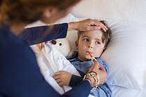 Mezi předškolními dětmi se šíří chřipka. Postupně se nakazí i starší, varuje lékař