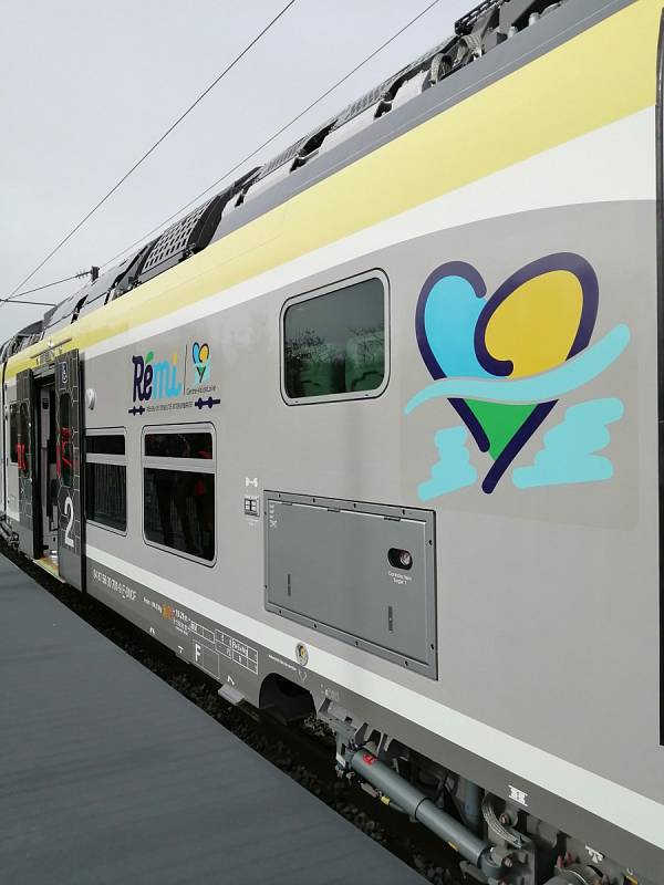 Mezi regionem Centre-Val de Loire a Paříží ve Francii budou jezdit nové dvoupodlažní soupravy Omneo Premium. Karoserie mají z České Lípy.