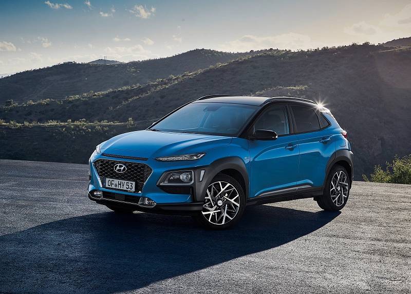 Hyundai Kona existuje v elektrické i hybridní variantě