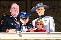 V květnu čeká usměvavou a zřejmě zdravou Charlene cesta na korunovaci krále Karla III. Kníže Albert s manželkou jsou tak natěšeni, že dokonce jako první panovníci ze zemí EU potvrdili účast na této velkolepé události