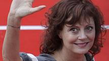 Slavná americká herečka Susan Sarandon dorazila ozdobit svou přítomností závěr filmového festivalu ve Varech. Přijela už ve čtvrtek...lu