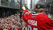 Marian Hossa se napotřetí dočkal vytouženého Stanley Cupu. Fanoušci Chicaga ho oslavovali jako boha.