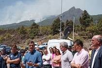 Úřadující španělský premiér Pedro Sánchez navštívil oblast na Tenerife zasaženou lesními požáry