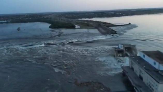 Zničená ukrajinská přehrada Kachovka