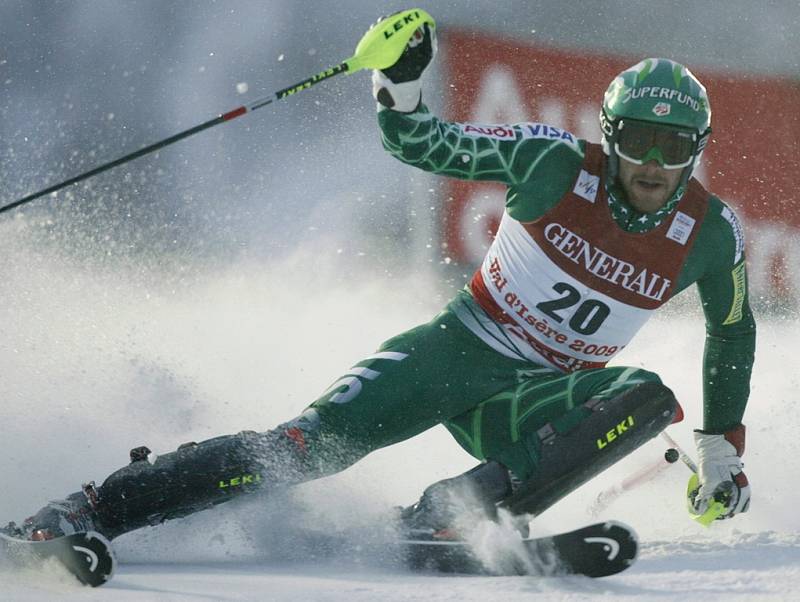 Bode Miller z USA na světovém šampionátu ve Val d’Isere superkombinační slalom nezvládl a do cíle nedojel.