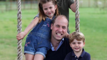 Narozeninové foto prince Williama s dětmi. Fotografii tradičně pořídila vévodkyně Kate.