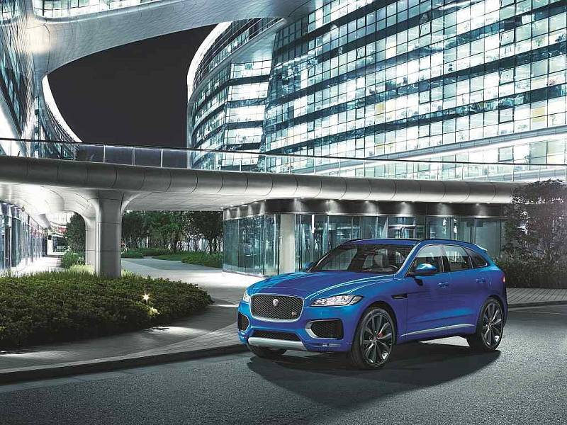 Jaguar F-Pace.