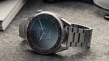 Hodinky HUAWEI Watch 3 mají vestavěných více procesorových jader.