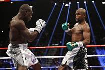 Floyd Mayweather (vpravo) a Andre Berto