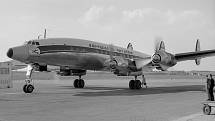 Letadla Lockheed L-1049G Super Constellation využíval dopravce Air India. Zde je zachyceno na pražské Ruzyni. Podobné letadlo bylo účastníkem kolize nad Grand Canyonem v roce 1956.