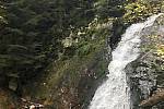 Rešovské vodopády jsou přístupné po dřevěných žebřících, lávkách a mostech