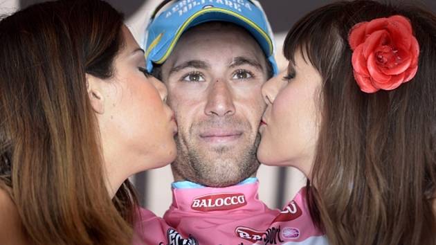 Vincenzo Nibali udržel po desáté etapě Gira růžový trikot pro lídra.