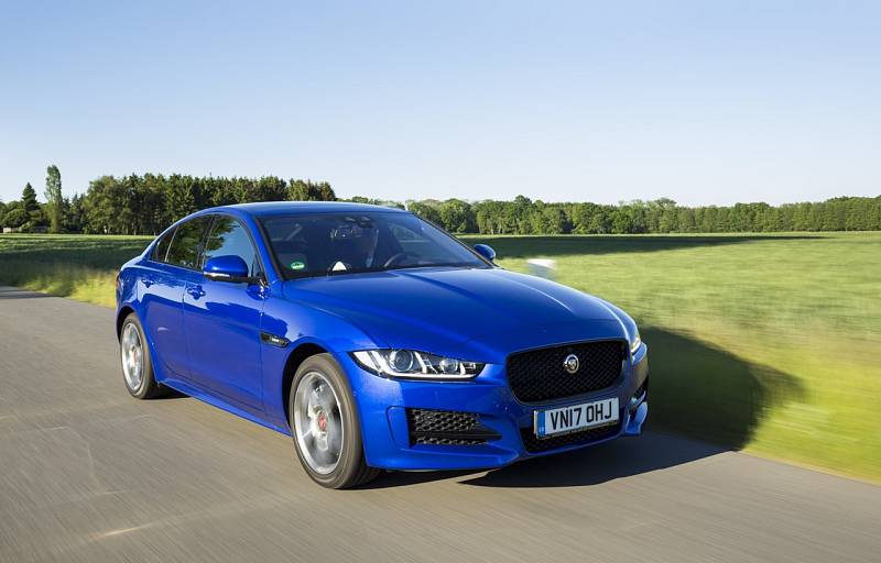 Jaguar XE.