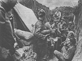 Příslušníci 7. roty 1. střeleckého pluku ve zborovských zákopech