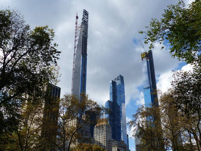 Výstavba v centru Manhattanu zahrnuje 60 bytů na 84 podlažích věže a přilehlou budovu Steinway Hall.