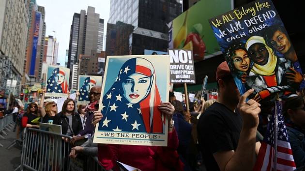 Demonstrace v New Yorku za práva muslimů