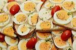 Pravidelné pojídání jednoho nebo dvou slepičích vajec denně má blahodárné účinky pro naše zdraví