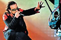 Frontman. Charismatický Bono už dávno není jen hudební autoritou.