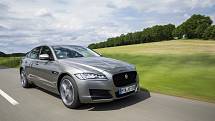 Jaguar XF.