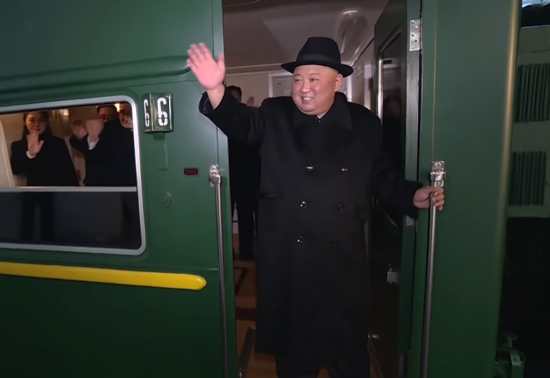 Kim Čong-un ve svém obrněném vlaku