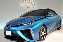 Toyota představila sedan poháněný palivovými články.