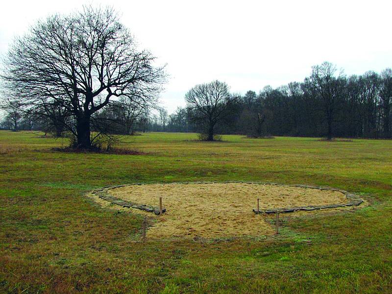 Slovanské hradiště Mikulčice, nejrozsáhlejší slovanské archeologické naleziště v českých zemích v minulosti patřilo k významným centrům Velkomoravské říše.