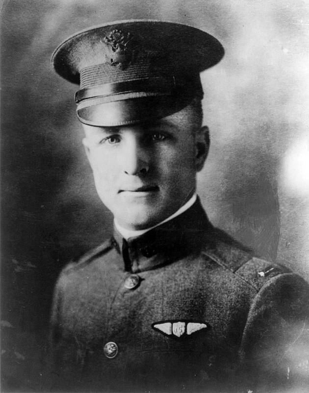Stíhací eso první světové války Frank Luke. Byl rebelem, dokázal ale za pár dní sestřelit čtyři letouny a čtyři průzkumné balóny.