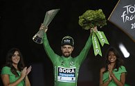 Slovenský cyklista Peter Sagan v zeleném dresu po nejlepšího sprintera po dojezdu poslední etapy Tour de France 2019