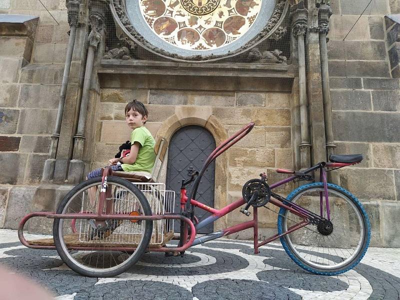 Originální bicykly brázdí festivaly i cirkusová šapitó