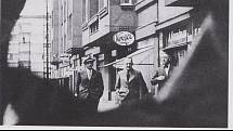 Dvojitý agent Paul Thümmel, pracující pro československou i německou rozvědku, na setkání s českými agenty Tauerem a Frankem v srpnu 1938 v ulici Čsl. armády v pražských Dejvicích