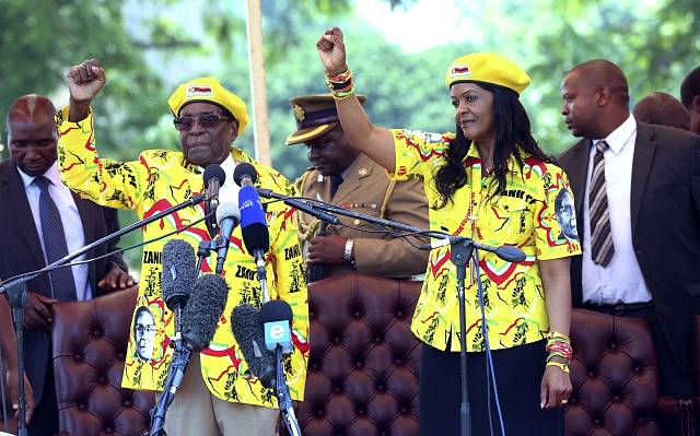 Robert Mugabe se svou ženou Grace Mugabe.