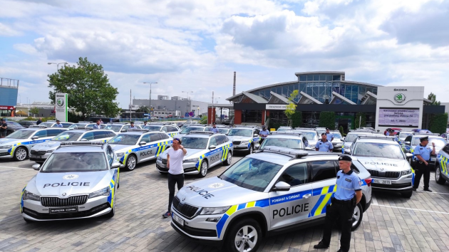 Nové automobily pro policii.