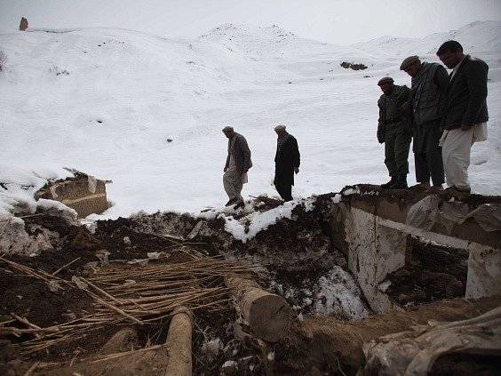  V Afghánistánu spadly další laviny, obětí živlů je prý přes 280.