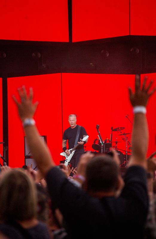 Na letišti v pražských Letňanech vystoupila 22. června slavná americká metalová kapela Metallica.