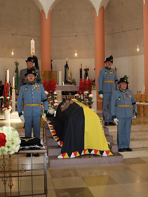 Pohřeb Otty von Habsburg v roce 2011 ve vídeňské katerále sv. Štěpána. Za Českou republiku se jej zúčastnil tehdejší ministr zahraničí Karel Schwarzenberg