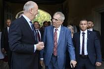 Prezident Miloš Zeman (uprostřed) se 20. září 2018 v rámci oficiální návštěvy Německa setkal s ministerským předsedou Spolkové země Braniborsko Dietmarem Woidtkem (vlevo).