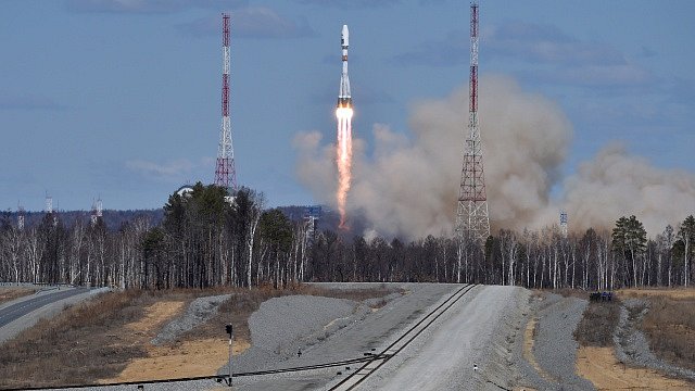Odložený start první rakety z nového ruského kosmodromu Vostočnyj byl v noci na dnešek SELČ úspěšný. 