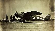 Stroj s přezdívkou Oklahoma musel Doleův letecký závod přerušit kvůli technickým problémům. Přesto jeho posádka patřila mezi šťastnější - přežila.