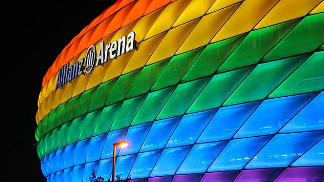 Mnichovská Allian z Arena se zbarví do barev LGBT+.