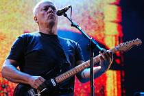Britský hudebník, kytarista a zpěvák skupiny Pink Floyd David Gilmour. 