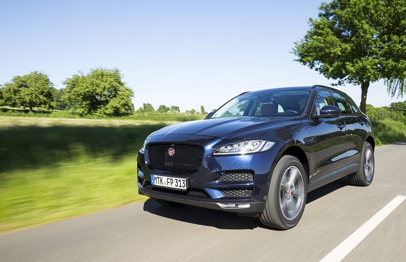 Jaguar F-Pace.