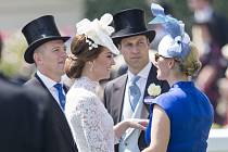 Princ William s Kate a Zara Tindall s manželem Mikem