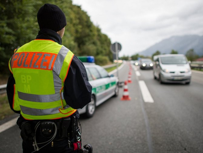 Rakouská policie po honičce zatkla dva Čechy s kradenými věcmi. Ilustrační foto
