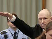Soud v Norsku dnes začal projednávat stížnost teroristy Anderse Behringa Breivika, který kvůli podmínkám svého věznění zažaloval stát za porušování lidských práv. 