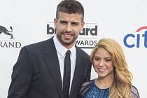 Zpěvačka Shakira a její partner obránce Španělska Gerard Piqué.