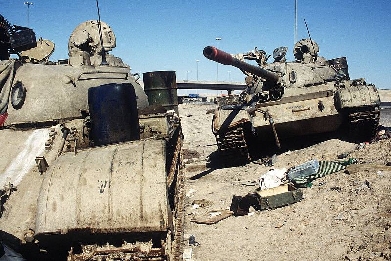 Při obsazení kuvajtského hlavního města narazily koaliční síly mimo jiné na dva opuštěné irácké tanky. Jejich posádky utekly