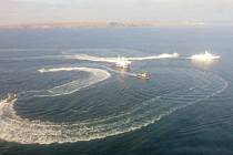 V Kerčském průlivu se srazila ruská loď s ukrajinským remorkérem