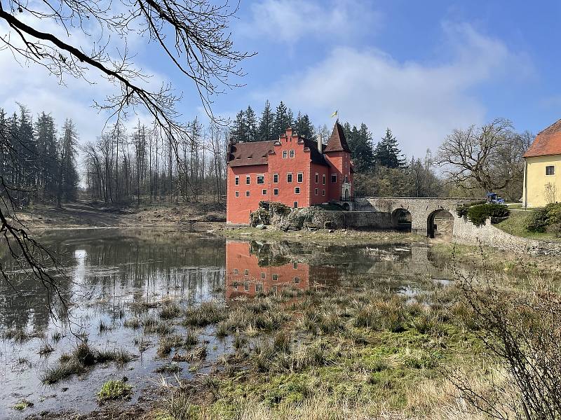 Zámek Červená Lhota.