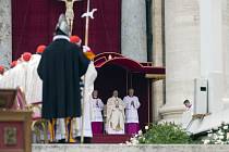  Papež František dnes ve Vatikánu zahájil mimořádný Svatý rok, který se ponese ve znamení milosrdenství.